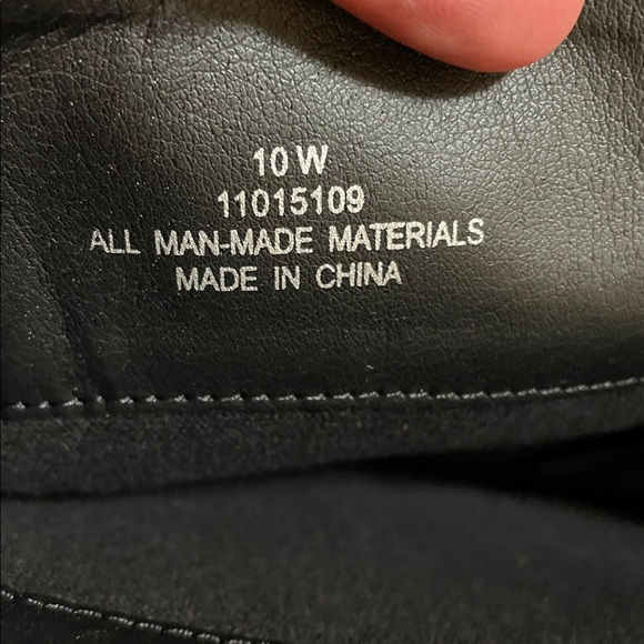 NWT Torrid Black Leather Lace Back Knee-High Boots Size 10 Wide - Picture 6 of 7